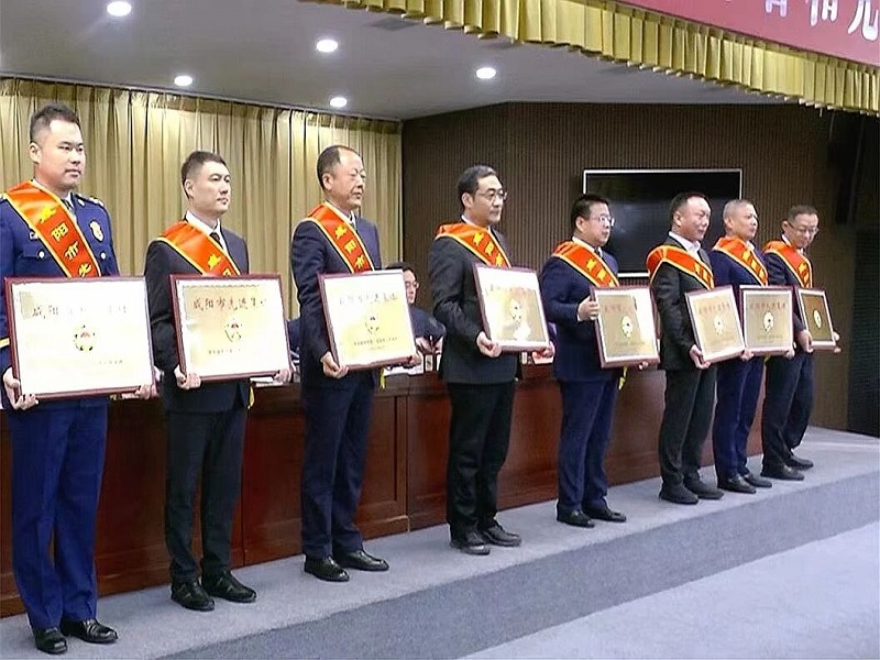 喜報(bào)!咸陽(yáng)路橋工程公司榮獲咸陽(yáng)市 “先進(jìn)集體”榮譽(yù)稱(chēng)號(hào)